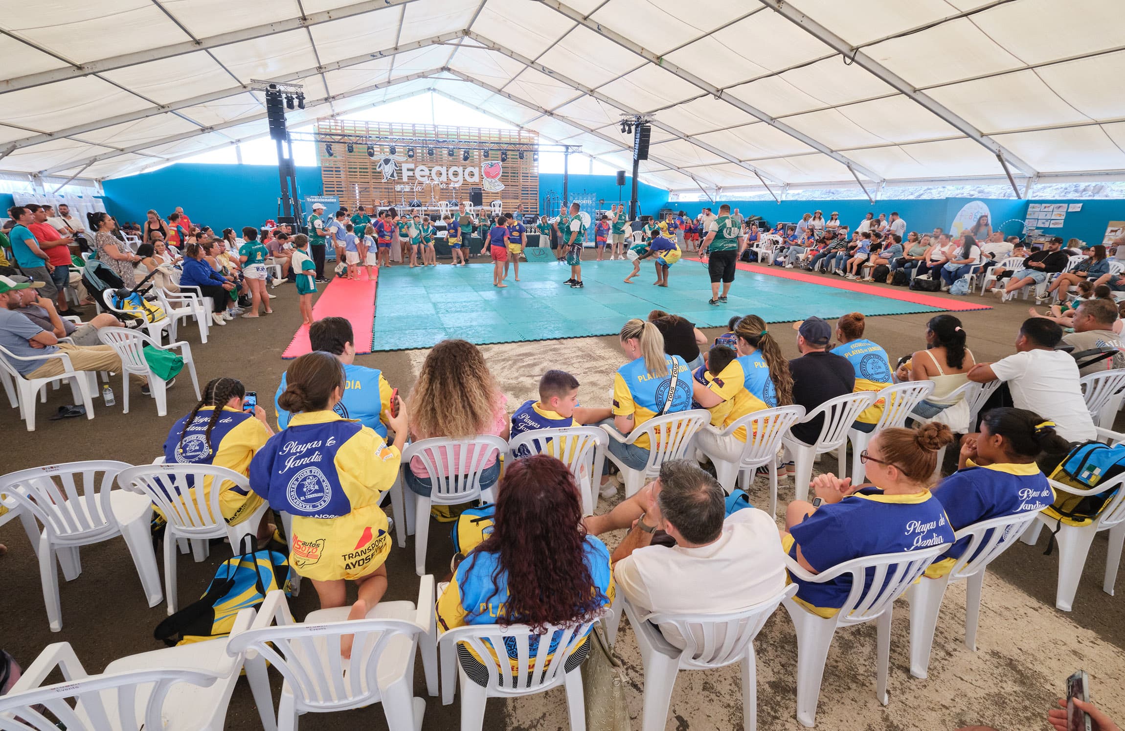 Más de sesenta pequeños luchadores y luchadoras se reúnen en Feaga 2026, en el Torneo Antonio Cano